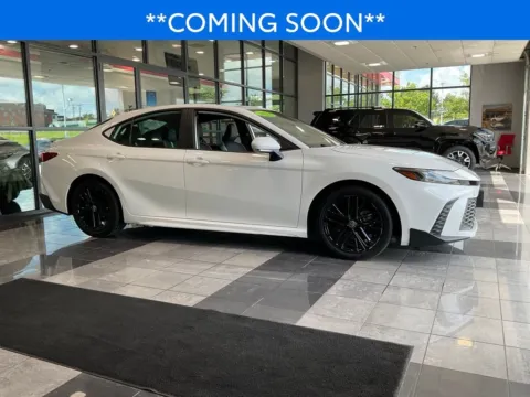 White 2025 Toyota Camry SE for sale in Kansas City, MO