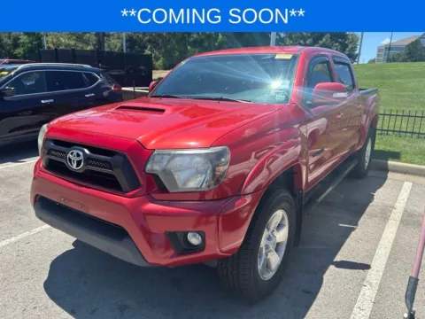 Red 2013 Toyota Tacoma for sale in Kansas City, MO