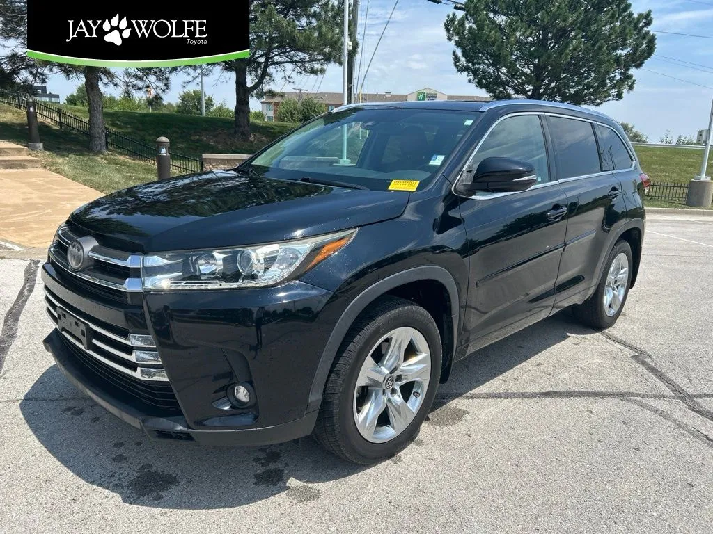 Black 2019 Toyota Highlander Limited for sale in Kansas City, MO