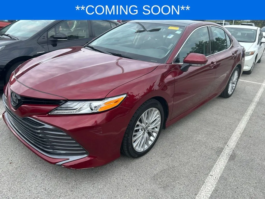 Red 2020 Toyota Camry XLE for sale in Kansas City, MO