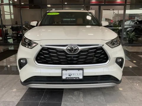 Photos of 2021 Toyota Highlander Platinum for sale in Kansas City, MO at Jay Wolfe Toyota