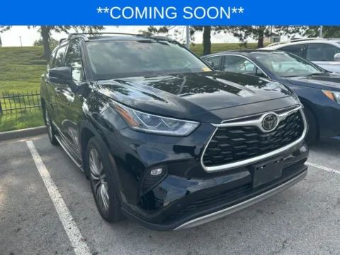 Another view of 2022 Toyota Highlander Platinum for sale in Kansas City, MO at Jay Wolfe Toyota