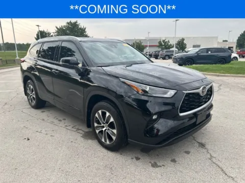 Another view of 2022 Toyota Highlander XLE for sale in Kansas City, MO at Jay Wolfe Toyota