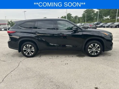 More photos of 2022 Toyota Highlander XLE at Jay Wolfe Toyota, MO