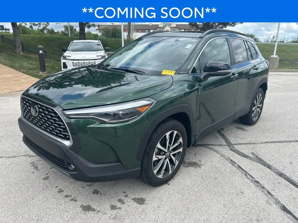 Green 2025 Toyota Corolla Cross XLE for sale in Kansas City, MO