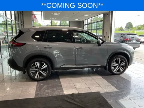 More photos of 2023 Nissan Rogue SL at Jay Wolfe Toyota, MO