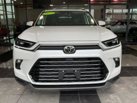 Photos of 2024 Toyota Grand Highlander Limited for sale in Kansas City, MO at Jay Wolfe Toyota