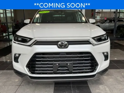 Photos of 2024 Toyota Grand Highlander Limited for sale in Kansas City, MO at Jay Wolfe Toyota