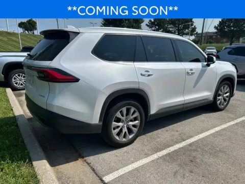 More photos of 2024 Toyota Grand Highlander Limited at Jay Wolfe Toyota, MO