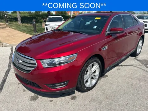 Red 2018 Ford Taurus SEL for sale in Kansas City, MO