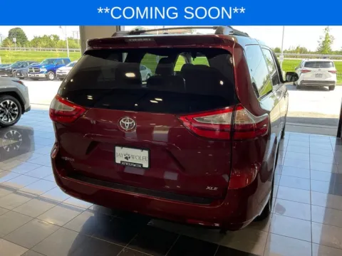 More photos of 2015 Toyota Sienna XLE at Jay Wolfe Toyota, MO