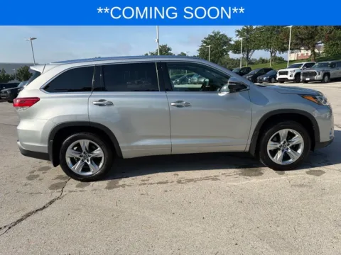 More photos of 2019 Toyota Highlander Limited at Jay Wolfe Toyota, MO