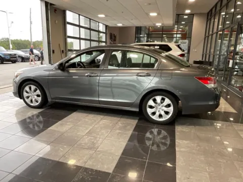 More photos of 2010 Honda Accord EX-L at Jay Wolfe Toyota, MO
