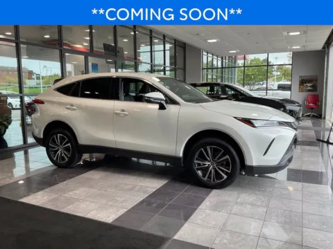 White 2022 Toyota Venza LE for sale in Kansas City, MO