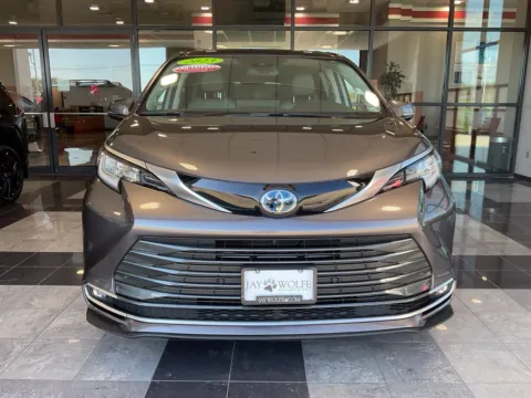 Photos of 2023 Toyota Sienna Limited for sale in Kansas City, MO at Jay Wolfe Toyota