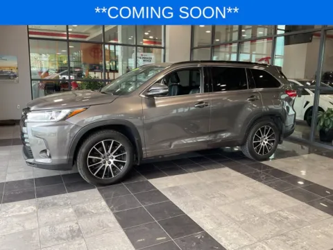 Another view of 2018 Toyota Highlander SE for sale in Kansas City, MO at Jay Wolfe Toyota