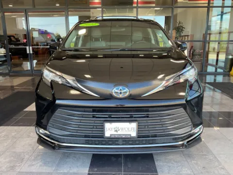 Photos of 2022 Toyota Sienna XLE for sale in Kansas City, MO at Jay Wolfe Toyota