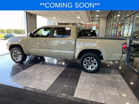 More photos of 2019 Toyota Tacoma Limited at Jay Wolfe Toyota, MO