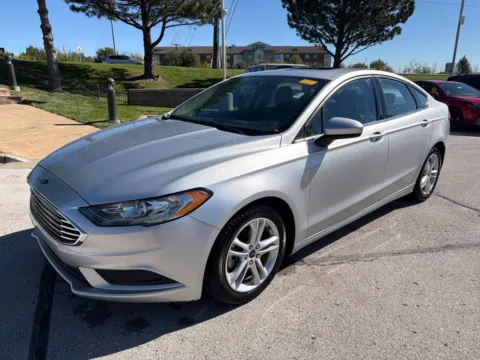 Silver 2018 Ford Fusion Hybrid SE for sale in Kansas City, MO