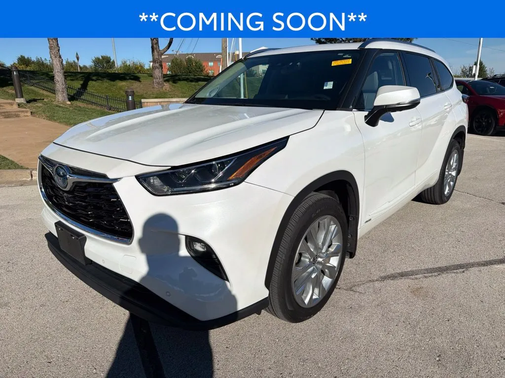 White 2022 Toyota Highlander Hybrid Limited for sale in Kansas City, MO