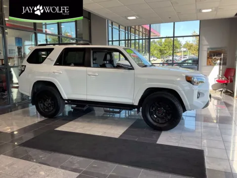 White 2024 Toyota 4Runner TRD Off-Road Premium for sale in Kansas City, MO