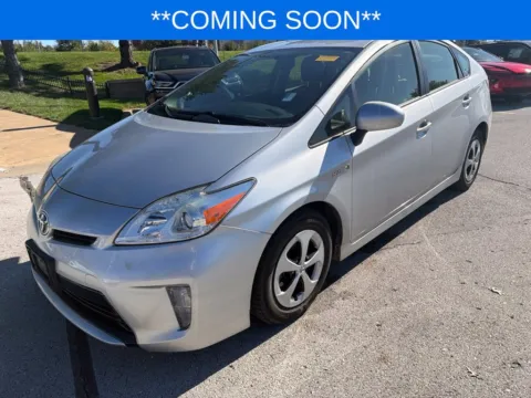 Silver 2015 Toyota Prius Two for sale in Kansas City, MO