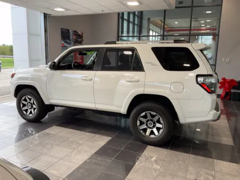 More photos of 2017 Toyota 4Runner TRD Off-Road at Jay Wolfe Toyota, MO