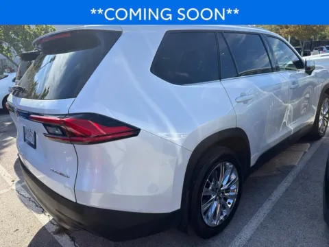 More photos of 2024 Toyota Grand Highlander Platinum at Jay Wolfe Toyota, MO