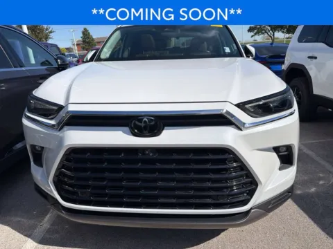 Photos of 2024 Toyota Grand Highlander Platinum for sale in Kansas City, MO at Jay Wolfe Toyota