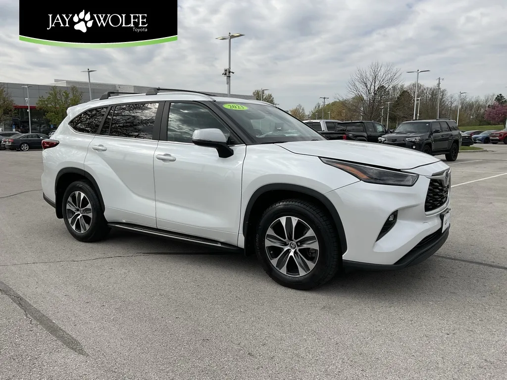 2023 Toyota Highlander XLE for sale in Kansas City, MO