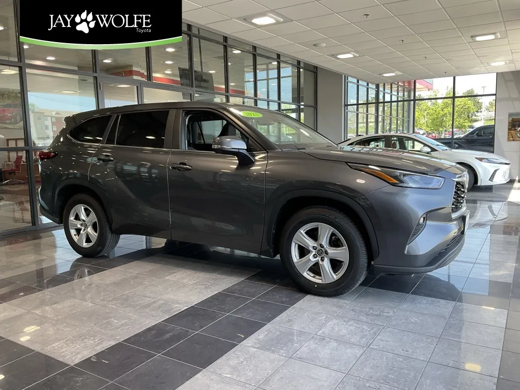 2023 Toyota Highlander LE for sale in Kansas City, MO