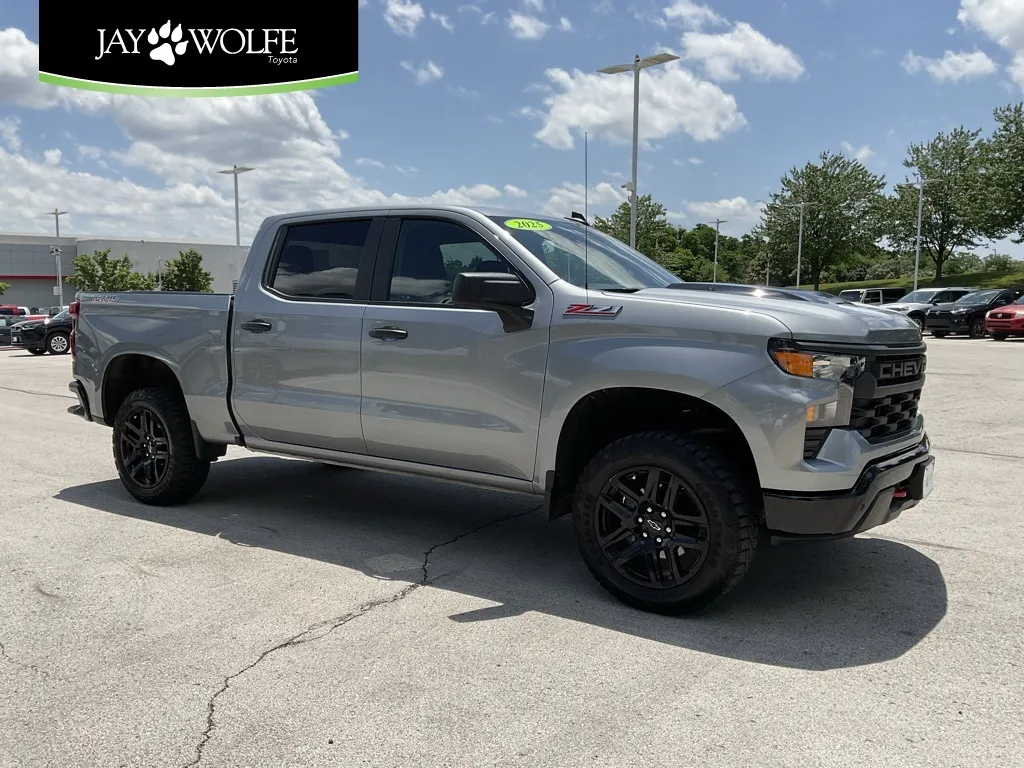 Gray 2025 Chevrolet Silverado 1500 Custom Trail Boss for sale in Kansas City, MO