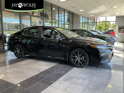 Black 2023 Toyota Camry SE for sale in Kansas City, MO