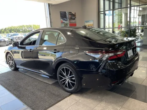 More photos of 2023 Toyota Camry SE at Jay Wolfe Toyota, MO