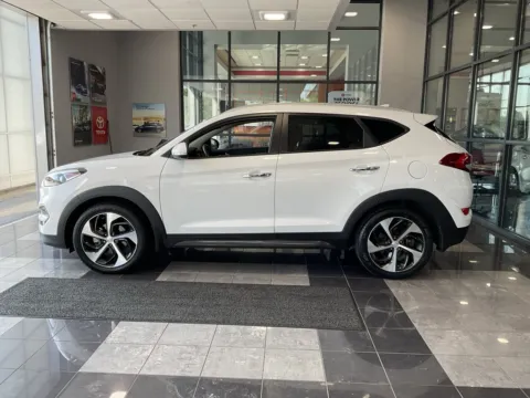 More photos of 2016 Hyundai Tucson Limited at Jay Wolfe Toyota, MO