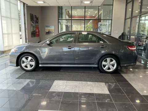 More photos of 2011 Toyota Camry SE at Jay Wolfe Toyota, MO