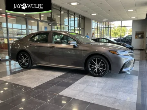 Gray 2023 Toyota Camry SE for sale in Kansas City, MO