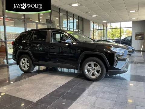 Black 2019 Toyota RAV4 XLE for sale in Kansas City, MO