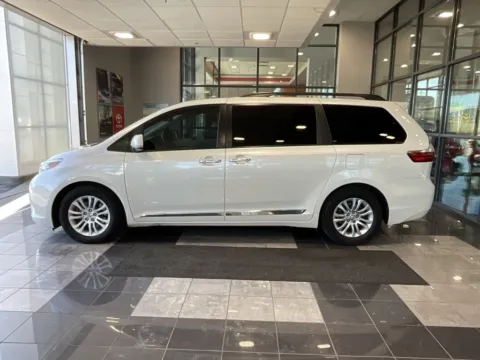 More photos of 2015 Toyota Sienna XLE Premium at Jay Wolfe Toyota, MO