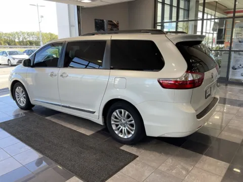 More photos of 2015 Toyota Sienna XLE Premium at Jay Wolfe Toyota, MO