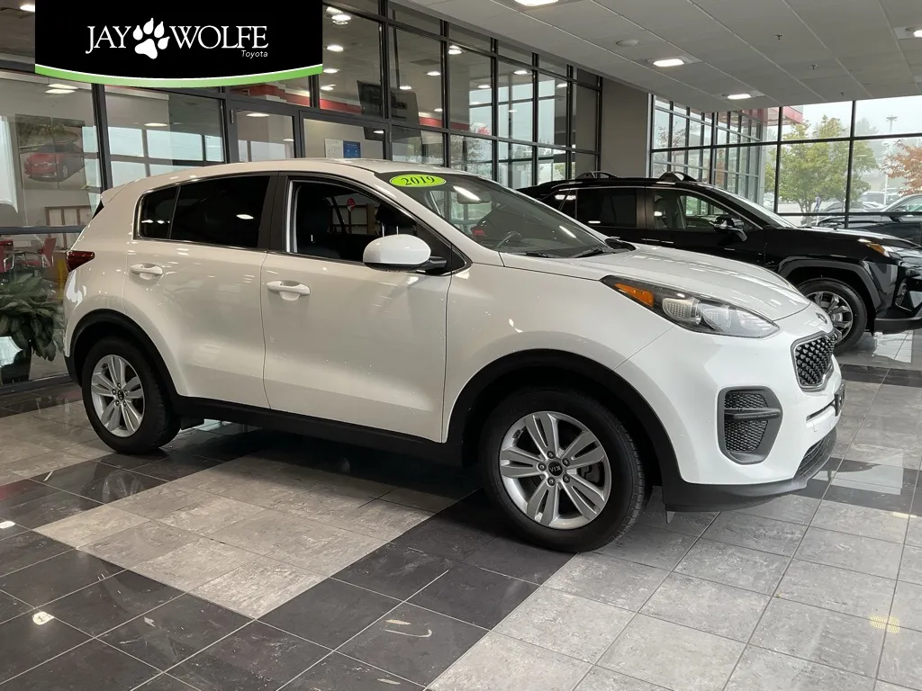 White 2019 Kia Sportage LX for sale in Kansas City, MO