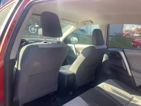 More photos of 2013 Toyota RAV4 LE at Jay Wolfe Acura, MO