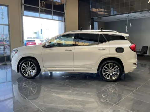 More photos of 2022 GMC Terrain Denali at Jay Wolfe Acura, MO