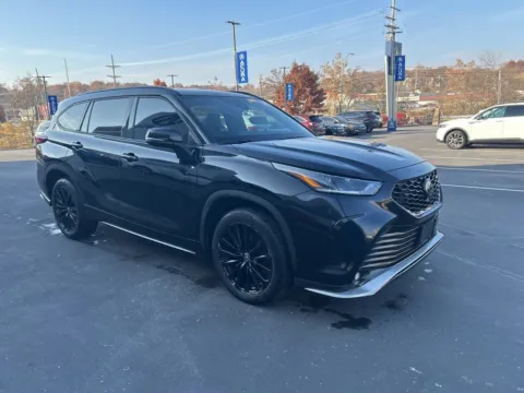 Another view of 2023 Toyota Highlander L for sale in Kansas City, MO at Jay Wolfe Acura