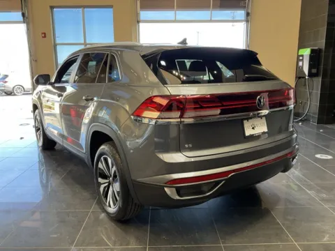 More photos of 2024 Volkswagen Atlas Cross Sport 2.0T SE at Jay Wolfe Acura, MO