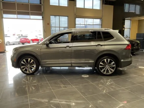 More photos of 2021 Volkswagen Tiguan SEL Premium R-Line at Jay Wolfe Acura, MO