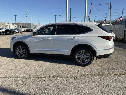 More photos of 2026 Acura MDX at Jay Wolfe Acura, MO