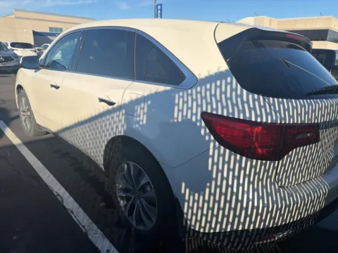 More photos of 2016 Acura MDX w/Tech at Jay Wolfe Acura, MO
