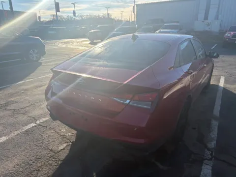More photos of 2022 Hyundai Elantra SEL at Jay Wolfe Acura, MO