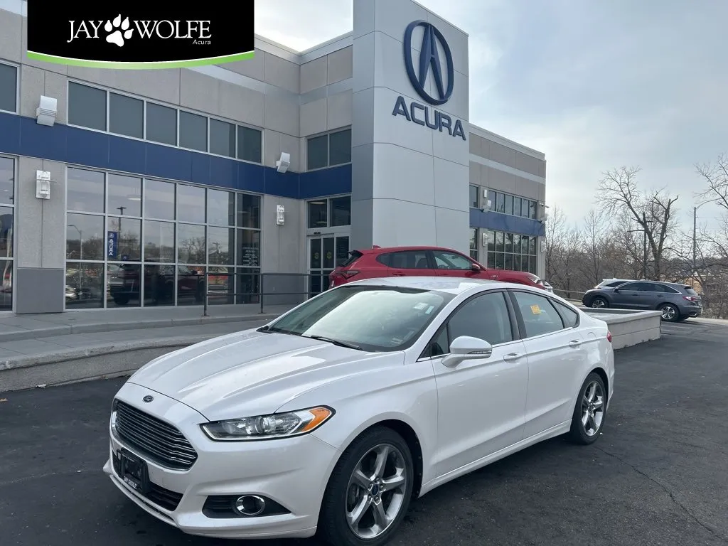 White 2013 Ford Fusion SE for sale in Kansas City, MO
